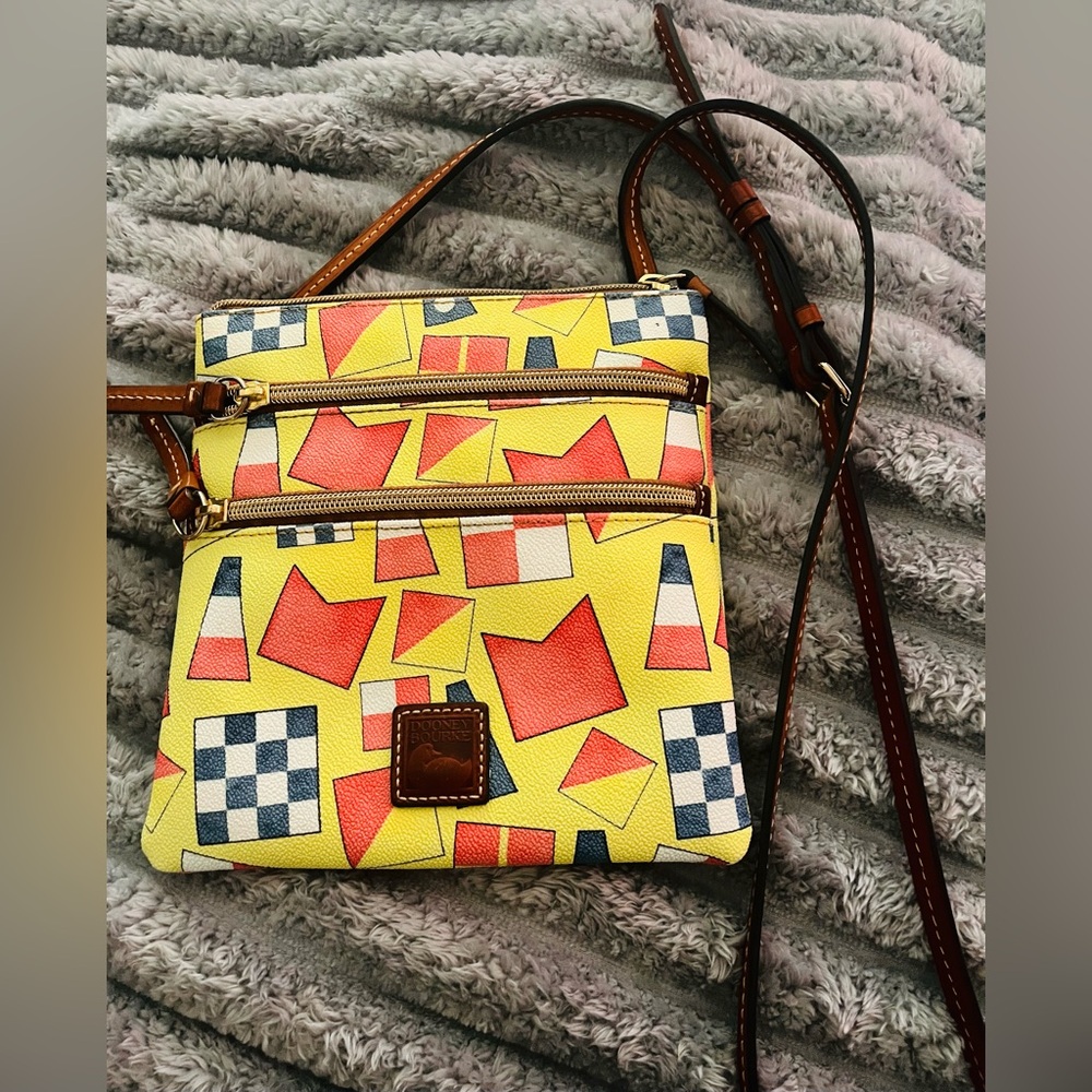 PRE LOVED HIGHLIGHTED DOONEY AND BURKE CROSSBODY